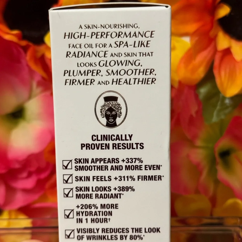 Charlotte Tilbury Collagen Superfusion Facial Oil - White and Black - Picture 3 of 8